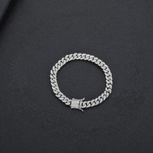 Load image into Gallery viewer, Women&#39;s Iced Out Chain
